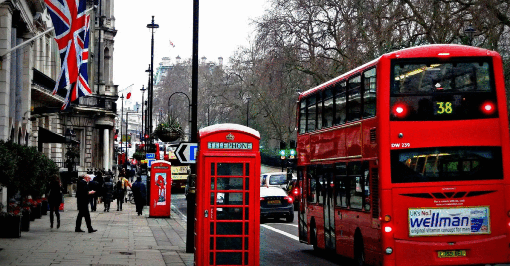 UK sees fewer family and work visa applications in September 2025